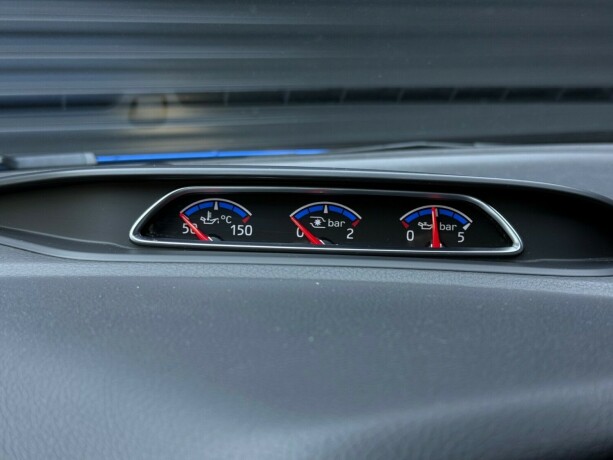 ford-focus-bensin-2016-big-18