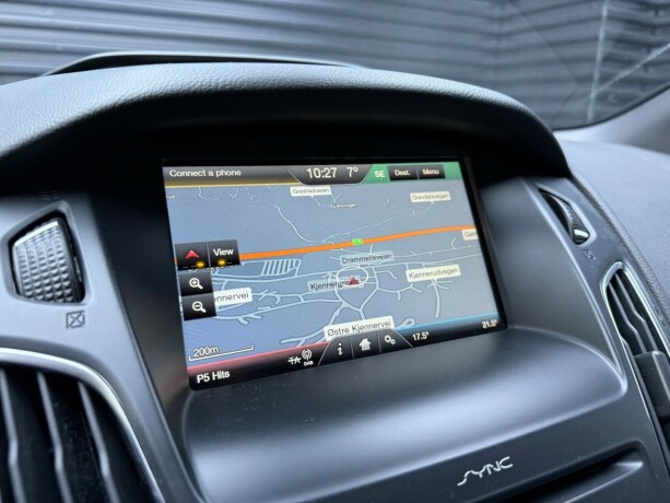 ford-focus-bensin-2016-big-19