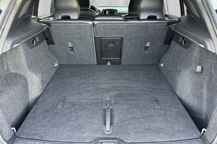 volvo-xc-40-elektrisitet-2021-big-21