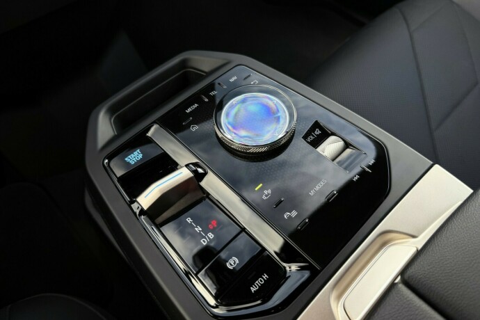 bmw-ix-elektrisitet-2023-big-20