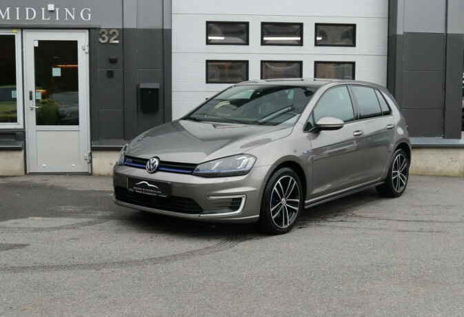 volkswagen-golf-elektrisitetbensin-2015-big-0
