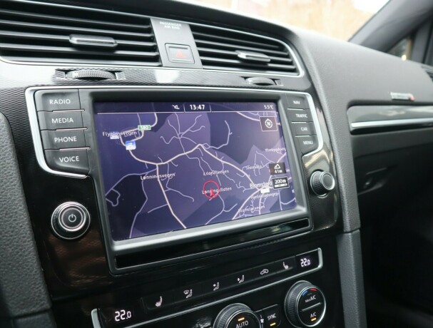 volkswagen-golf-elektrisitetbensin-2015-big-19