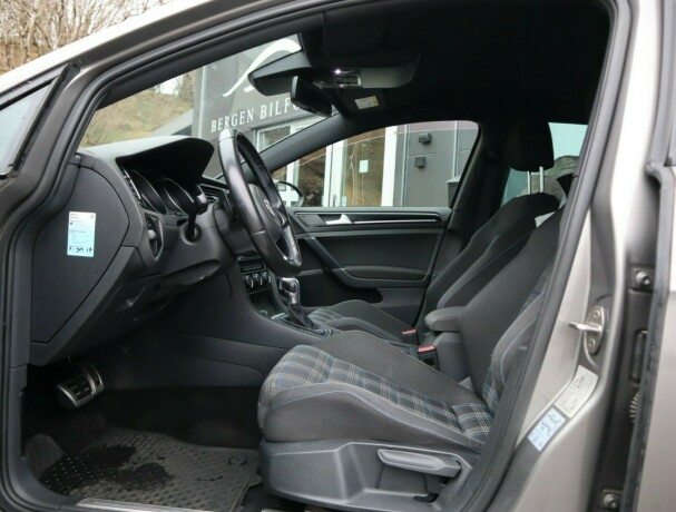 volkswagen-golf-elektrisitetbensin-2015-big-6