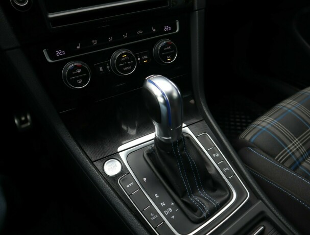 volkswagen-golf-elektrisitetbensin-2015-big-13