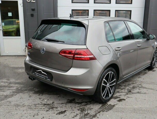 volkswagen-golf-elektrisitetbensin-2015-big-5