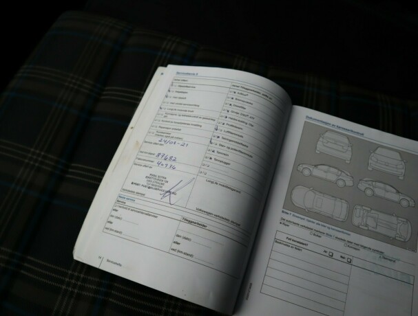 volkswagen-golf-elektrisitetbensin-2015-big-26