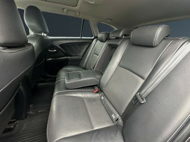 toyota-avensis-diesel-2015-big-13