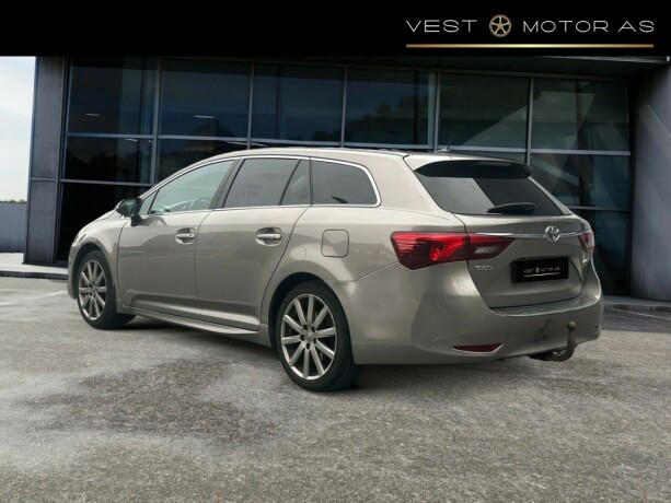 toyota-avensis-diesel-2015-big-4