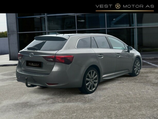 toyota-avensis-diesel-2015-big-7