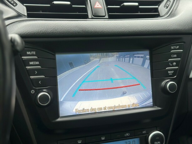 toyota-avensis-diesel-2015-big-21