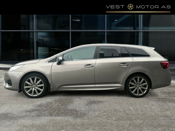 toyota-avensis-diesel-2015-big-3