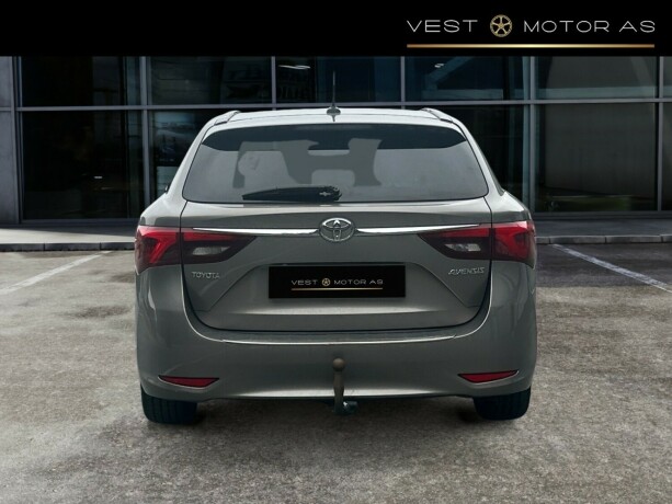 toyota-avensis-diesel-2015-big-5