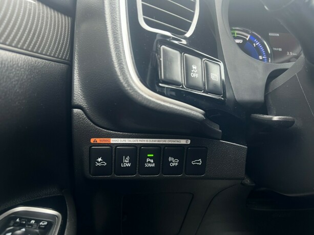 mitsubishi-outlander-elektrisitetbensin-2019-big-16