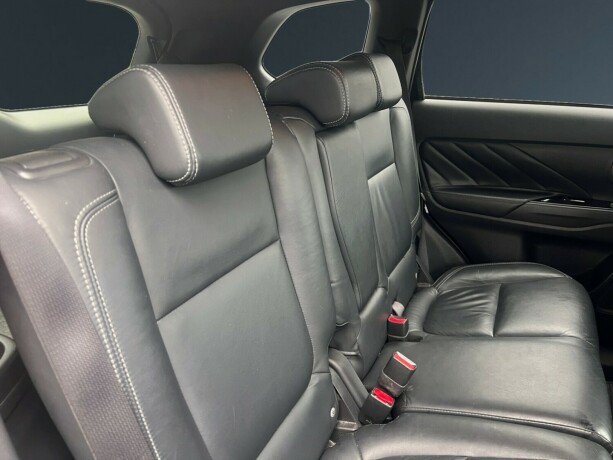 mitsubishi-outlander-elektrisitetbensin-2019-big-12