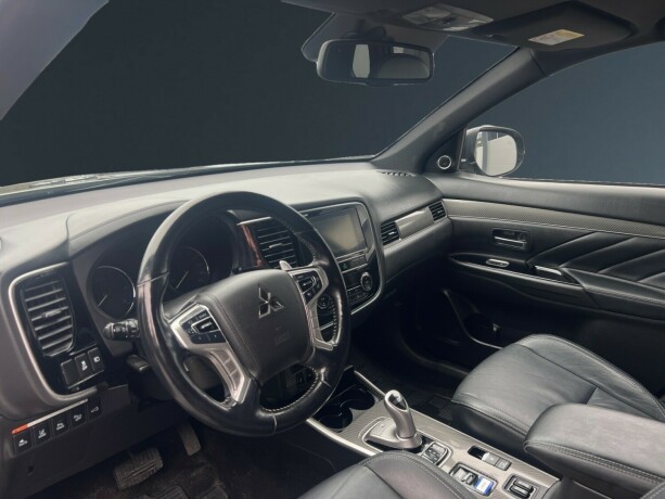 mitsubishi-outlander-elektrisitetbensin-2019-big-9