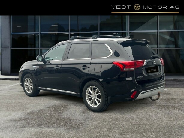 mitsubishi-outlander-elektrisitetbensin-2019-big-4