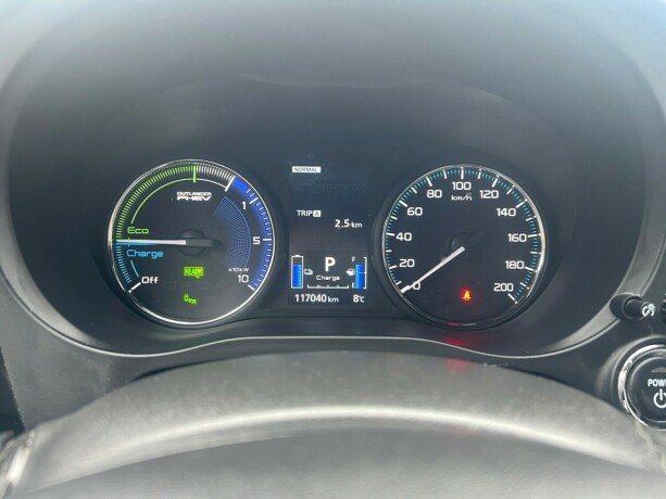 mitsubishi-outlander-elektrisitetbensin-2019-big-22