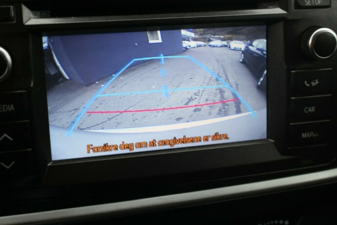 toyota-auris-bensin-2013-big-11