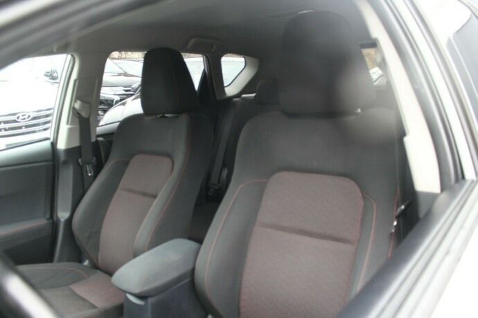 toyota-auris-bensin-2013-big-4