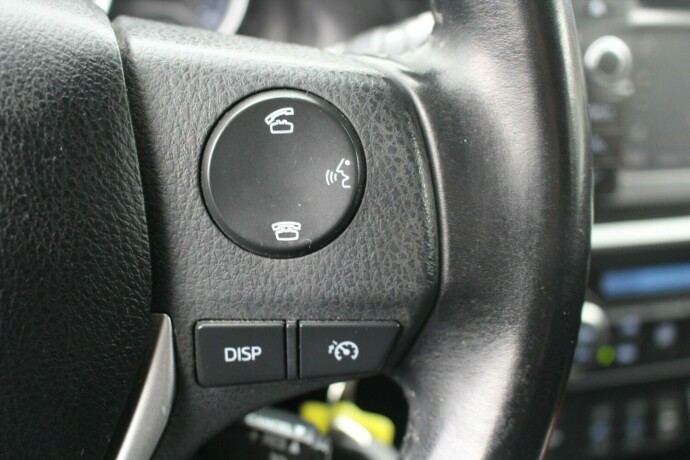 toyota-auris-bensin-2013-big-9