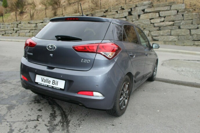 hyundai-i20-bensin-2018-big-3