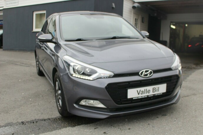 hyundai-i20-bensin-2018-big-0