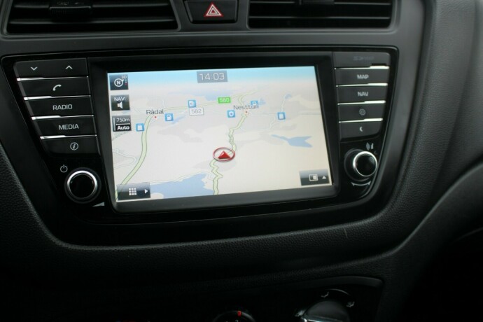 hyundai-i20-bensin-2018-big-13