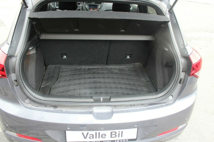 hyundai-i20-bensin-2018-big-4