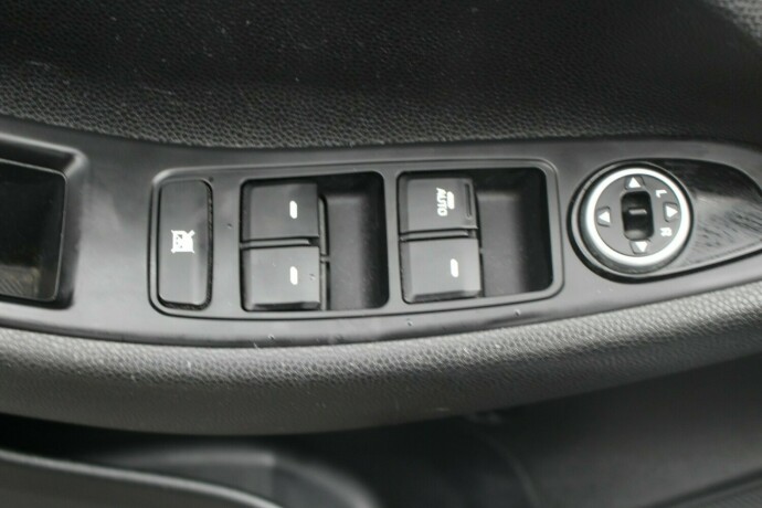 hyundai-i20-bensin-2018-big-8