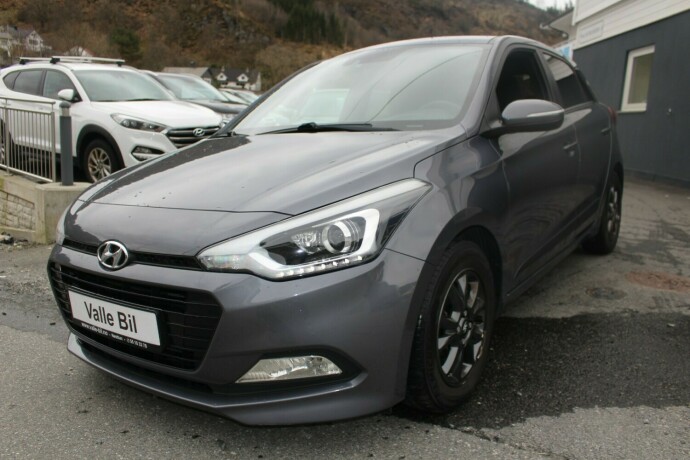 hyundai-i20-bensin-2018-big-1