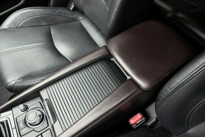 mazda-3-bensin-2019-big-21