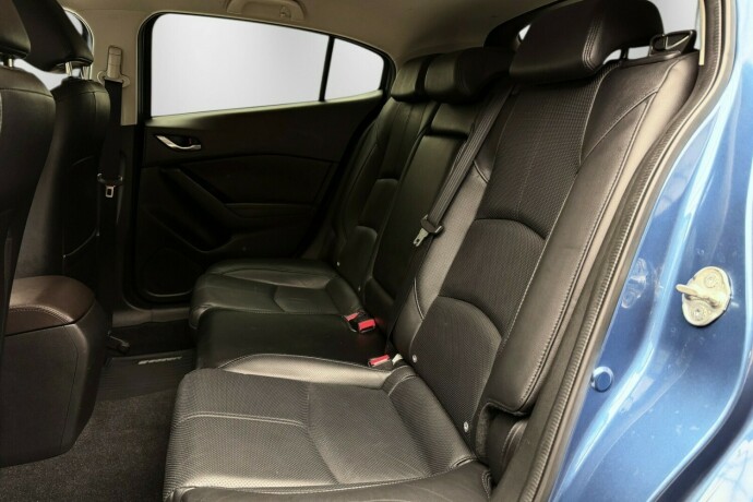 mazda-3-bensin-2019-big-27