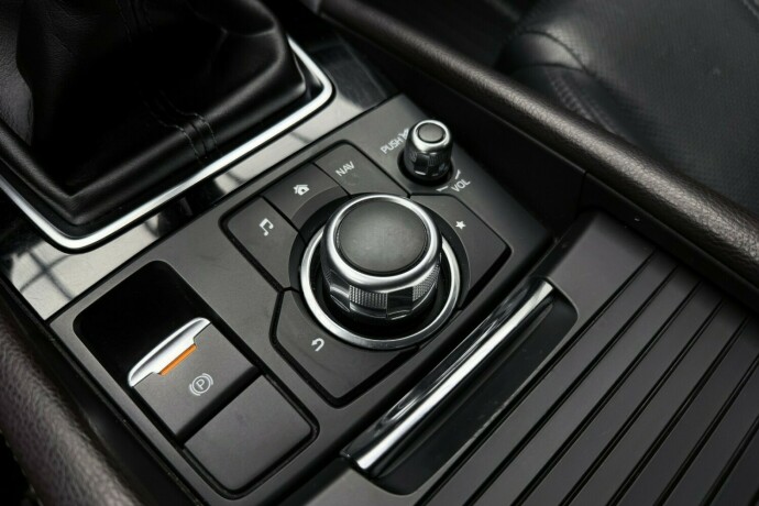 mazda-3-bensin-2019-big-20