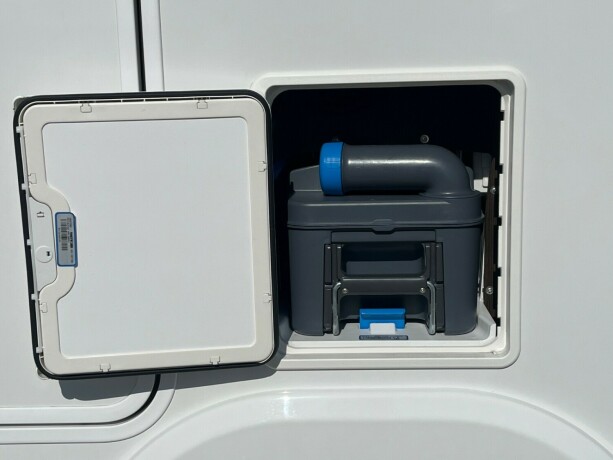 benimar-tessoro-481-elsenkeseng-stor-sittegruppe-diesel-2022-big-9
