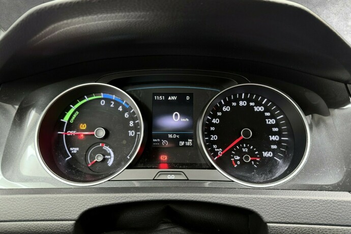 volkswagen-golf-elektrisitet-2018-big-23