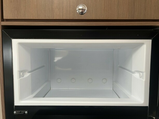 adria-sport-s-650-sf-lav-seng-bak-senkeseng-truma-6eh-tilstandsrapport-fuktgasstest-diesel-2013-big-50