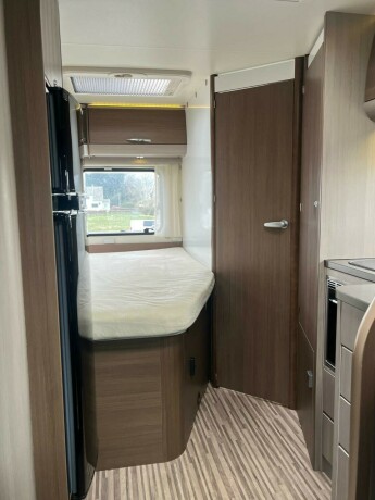 adria-sport-s-650-sf-lav-seng-bak-senkeseng-truma-6eh-tilstandsrapport-fuktgasstest-diesel-2013-big-55