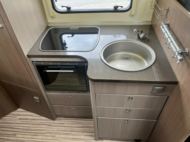 adria-sport-s-650-sf-lav-seng-bak-senkeseng-truma-6eh-tilstandsrapport-fuktgasstest-diesel-2013-big-38