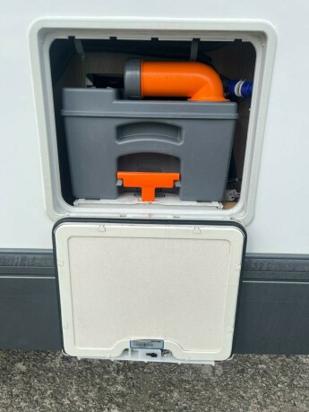 adria-sport-s-650-sf-lav-seng-bak-senkeseng-truma-6eh-tilstandsrapport-fuktgasstest-diesel-2013-big-9