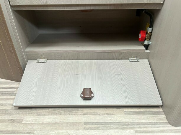 adria-sport-s-650-sf-lav-seng-bak-senkeseng-truma-6eh-tilstandsrapport-fuktgasstest-diesel-2013-big-44