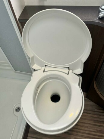 adria-sport-s-650-sf-lav-seng-bak-senkeseng-truma-6eh-tilstandsrapport-fuktgasstest-diesel-2013-big-66