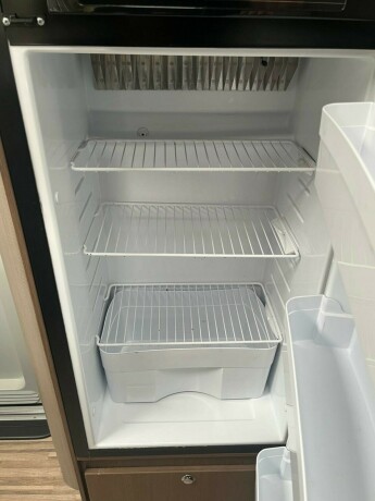 adria-sport-s-650-sf-lav-seng-bak-senkeseng-truma-6eh-tilstandsrapport-fuktgasstest-diesel-2013-big-53