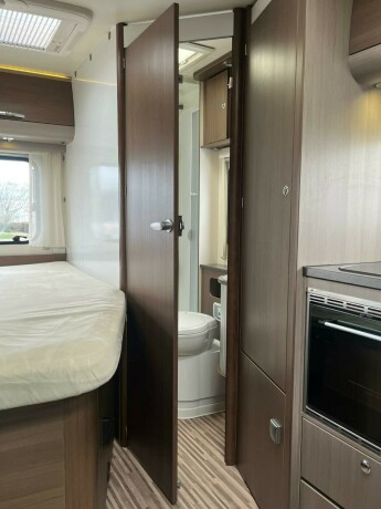 adria-sport-s-650-sf-lav-seng-bak-senkeseng-truma-6eh-tilstandsrapport-fuktgasstest-diesel-2013-big-57