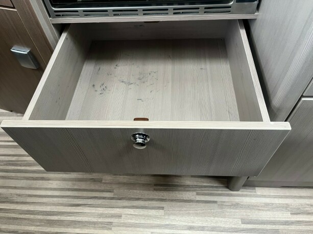 adria-sport-s-650-sf-lav-seng-bak-senkeseng-truma-6eh-tilstandsrapport-fuktgasstest-diesel-2013-big-43