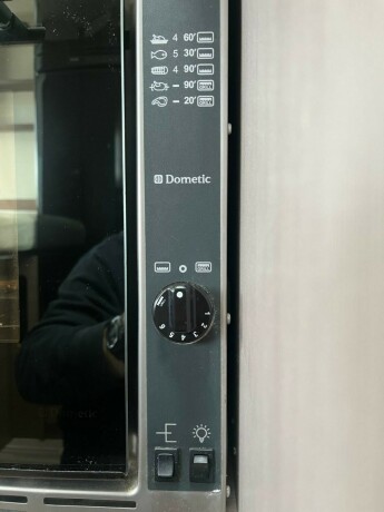 adria-sport-s-650-sf-lav-seng-bak-senkeseng-truma-6eh-tilstandsrapport-fuktgasstest-diesel-2013-big-42