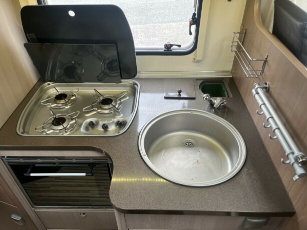 adria-sport-s-650-sf-lav-seng-bak-senkeseng-truma-6eh-tilstandsrapport-fuktgasstest-diesel-2013-big-40