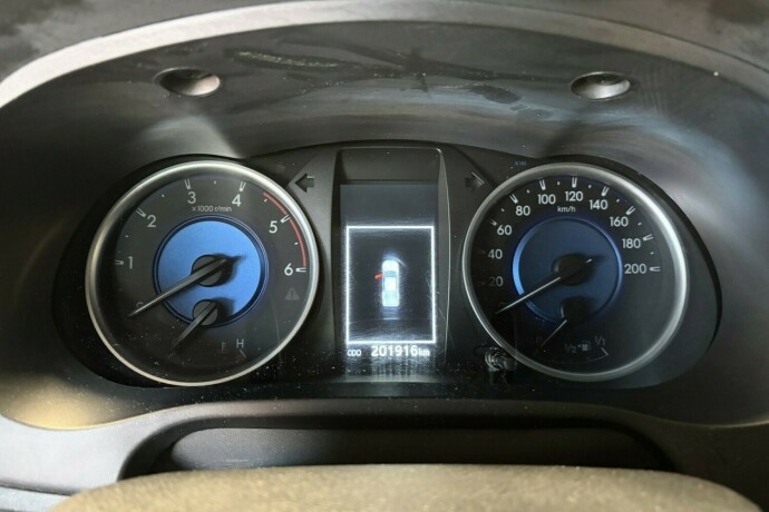 toyota-hilux-diesel-2020-big-15