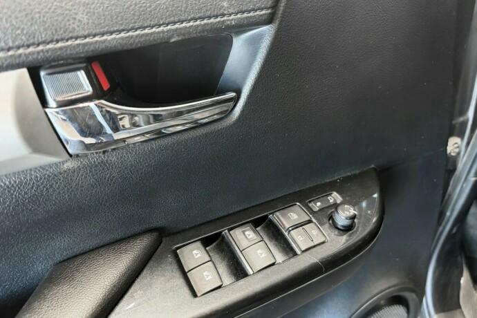 toyota-hilux-diesel-2020-big-22