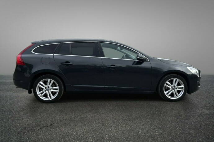 volvo-v60-diesel-2013-big-3