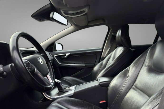 volvo-v60-diesel-2013-big-9